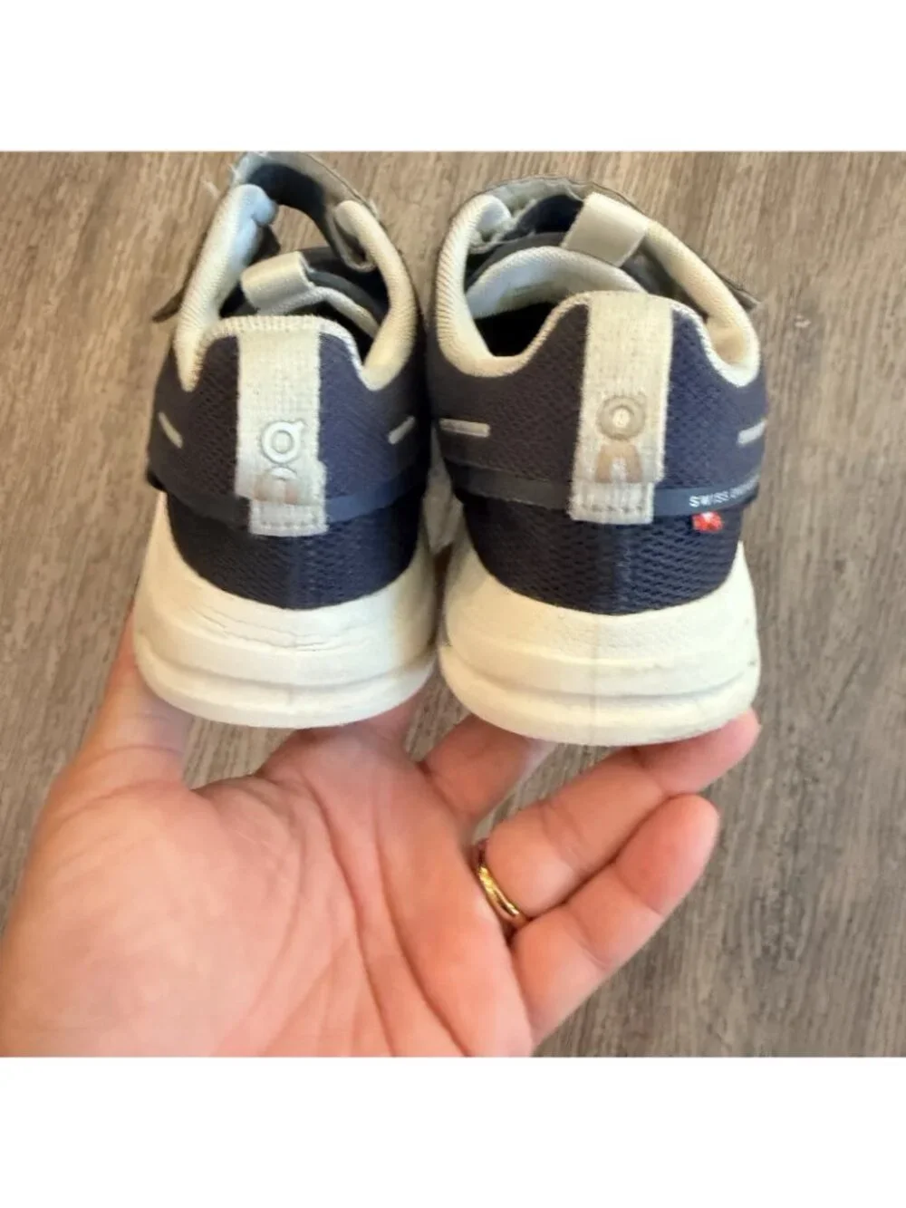On Cloud Play Sneaker Kids US 12 Midnight White Low Top Running Shoes